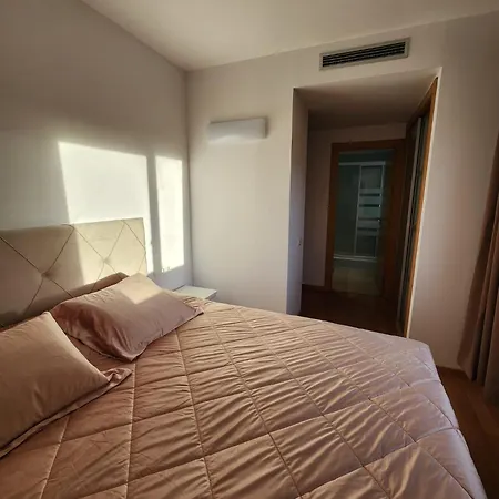 Magnifica Isla De La Playa Forum Y Ccib * Sant Adrià de Besòs