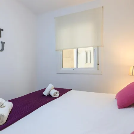 Apartment Housalia Corsega - 3 Bedrooms Next To Sagrada Familia Barcelona