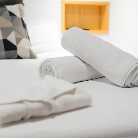 - Eixample Pb Apartment