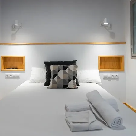 - Eixample Pb Apartment