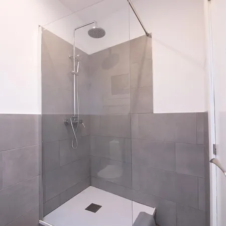 - Eixample Pb Apartment