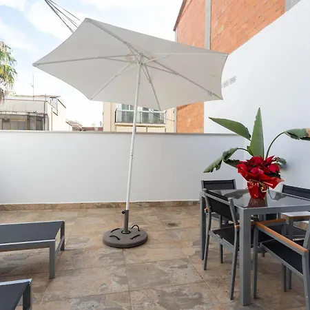 My Space Brand New In City Center Apartment *