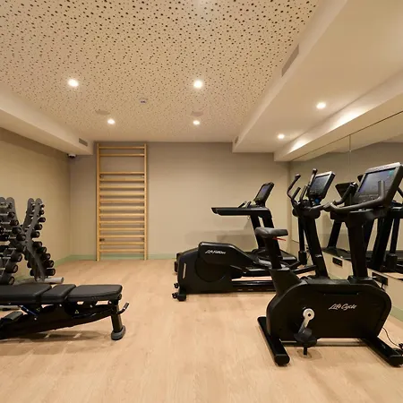 Hotel Catalonia La Maquinista 4*