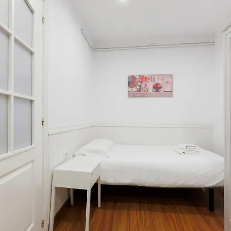Aparteasy - Private Terrace, 3-bedroom Appartamento Barcellona