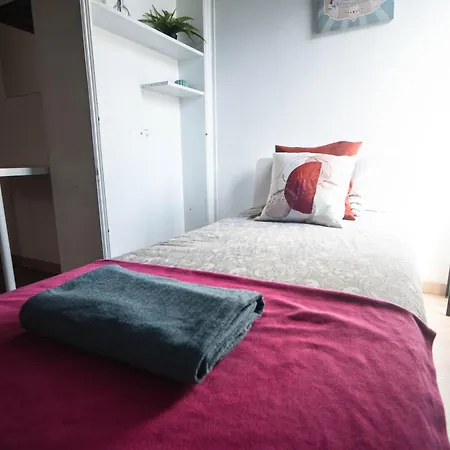 Hostal By Eixample *
