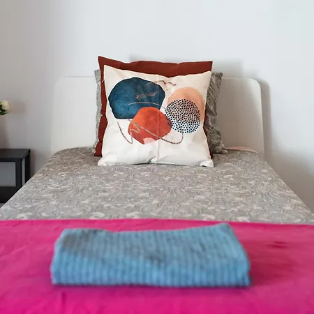 Hostal By Eixample