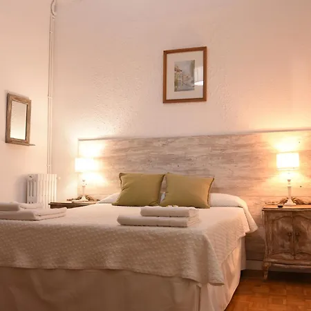 Ally's Bed&breakfast, 2*