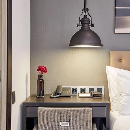 Cortes Rambla 3* Barcellona