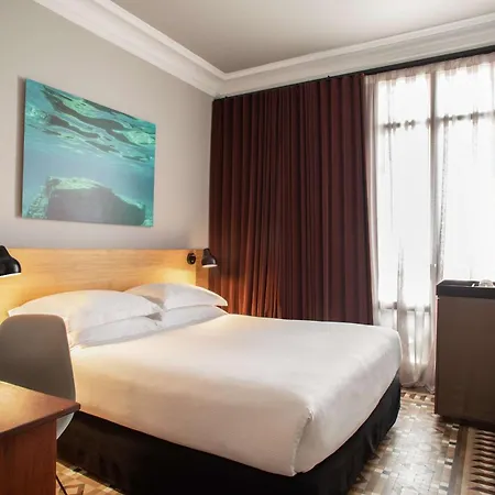 Alexandra Hotel, Curio Collection By Hilton Hotel