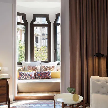 Alexandra Hotel, Curio Collection By Hilton 4*