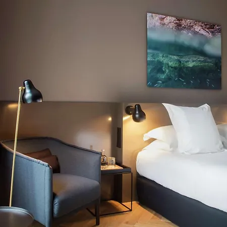 Alexandra Hotel, Curio Collection By Hilton Hotel 4*
