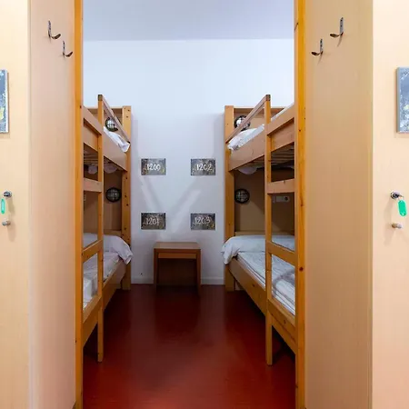 Hostal Inout La Floresta Pearson