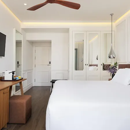 Otel H10 Universitat (adults Only)