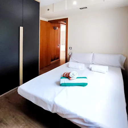 Magnifico Apartamento En La Playa De Gava Mar Apartment *