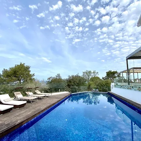 Aya House *