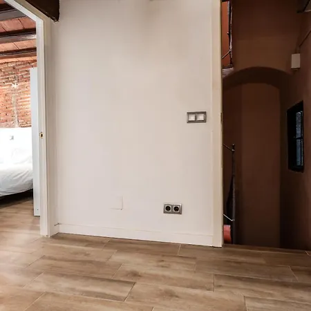 Apartamento La Boqueria 4 Apartment *