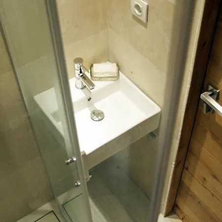 Lägenhet My Space Emirates - Fully Equipped Near The With Shared Pool *