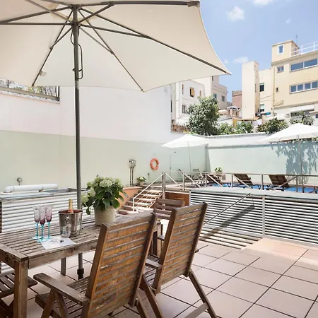 My Space Emirates - Bright In Gracia With Shared Pool Lägenhet Barcelona