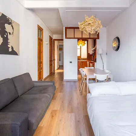 Paseo St Joan Classic 4bd For 10 Guests Lägenhet