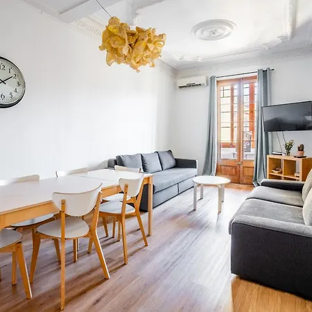 Paseo St Joan Classic 4bd For 10 Guests Lägenhet