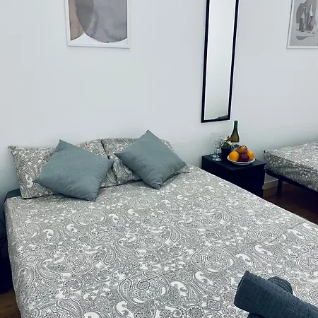 Nou De La Rambla 2 Bed & Breakfast