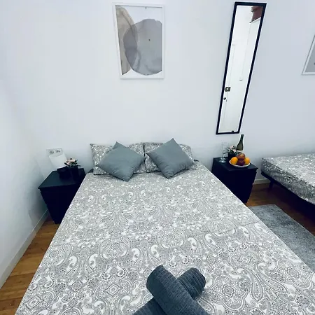 Bed & Breakfast Nou De La Rambla 2