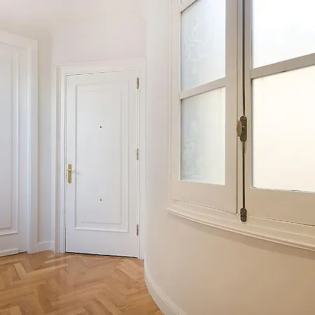Three Bedroom In Paseo De Gracia