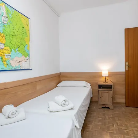 Apartment Aparteasy - Atic Sants