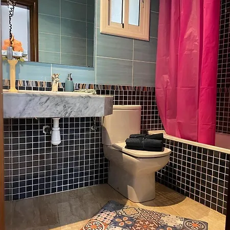 By La Rambla Rooms * Barcelona
