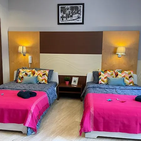 By La Rambla Rooms Hostel Barcelona