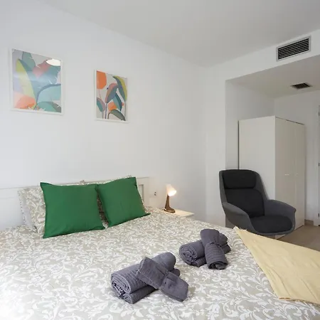Apartment Three Bedroom Two Bathroom Close To Beach