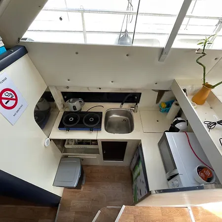 Barco Amplio Con 2 Camarotes / Comfy Boat With 2 Bedrooms - Barcelone