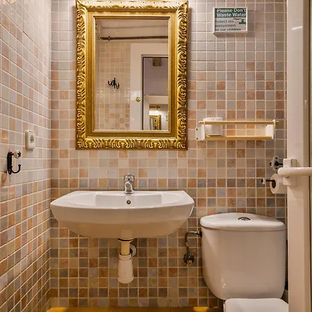 Apartamento Encanto En Las Ramblas: Espacio Perfecto Para 9 *