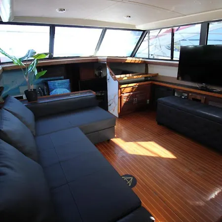 Black Diamond Botel Barcelona
