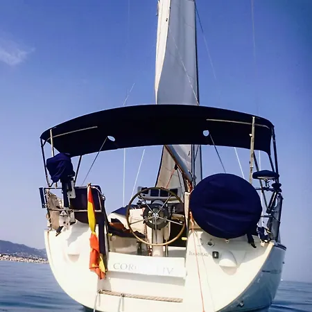 Boat House Barcelona Botel Sant Adria de Besos
