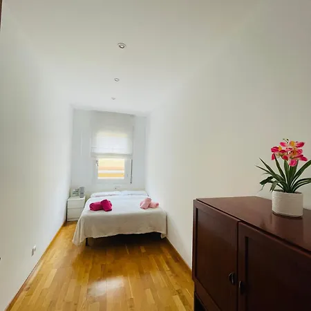 Room Barcelona Apartment *