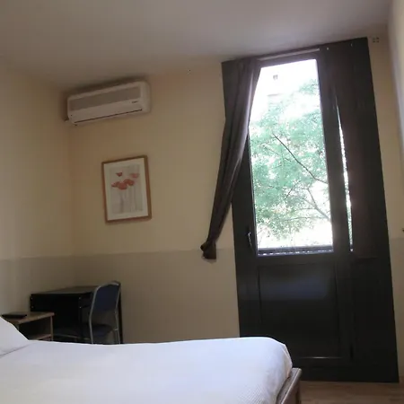 招待所 Lk巴塞罗那旅馆 2*