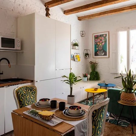 Appartamento Enchanting 2 Bedroom Flat With Terrace Near Placa Espanya