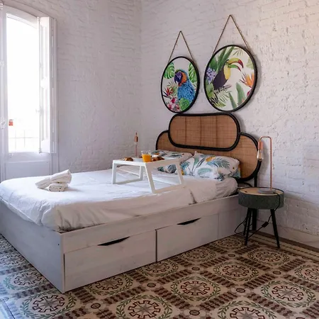 Appartamento Enchanting 2 Bedroom Flat With Terrace Near Placa Espanya