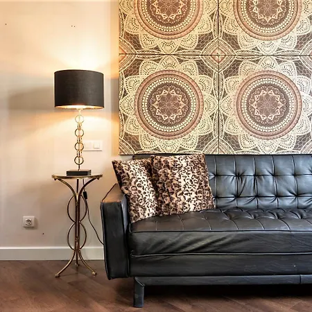 Design Apartment, Center