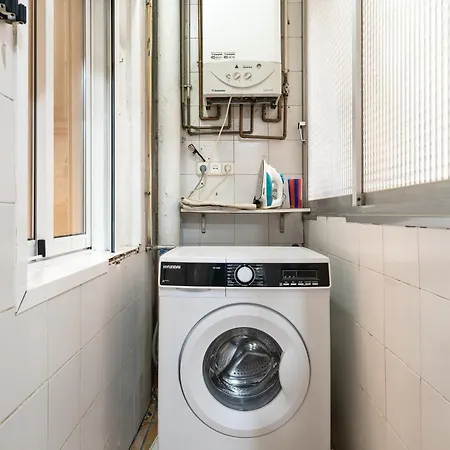 Apartment Eixample Ac, Sunlit Balcony & Prime Location Barcelona