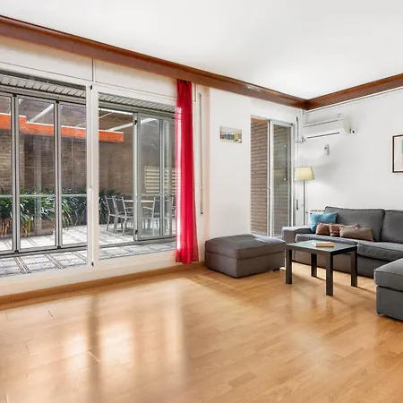 Sunlit Expansive Terrace, Ac & Outdoor Seating Apartment Barcelona