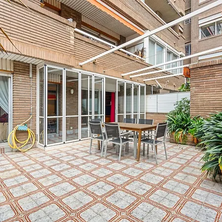 Sunlit Expansive Terrace, Ac & Outdoor Seating