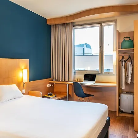 Otel Ibis Plaza Glories 22@
