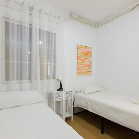 Aparteasy - Private Terrace, 3 Bedrooms, Eixample Barcelona