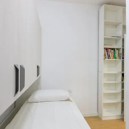Aparteasy - Private Terrace, 3 Bedrooms, Eixample