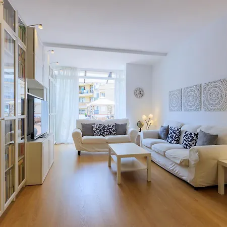 Apartment Aparteasy - Private Terrace, 3 Bedrooms, Eixample