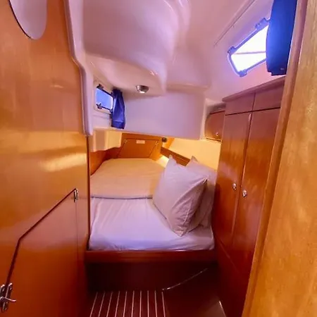 Hotel en barco - Wind - Comodo Velero En *