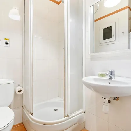 Stylish 4br View Near Sagrada Familia