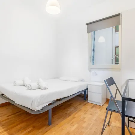 Stylish 4br View Near Sagrada Familia